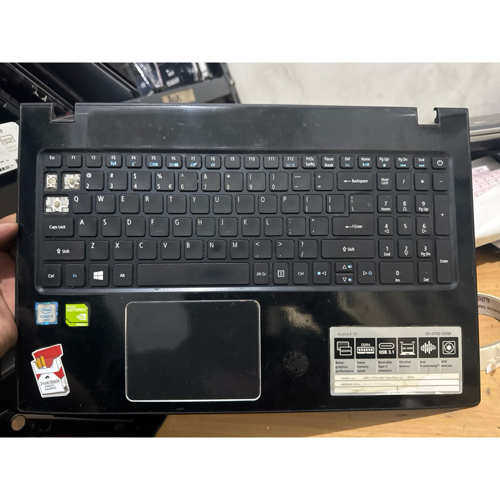 plamrest Acer E5-575G