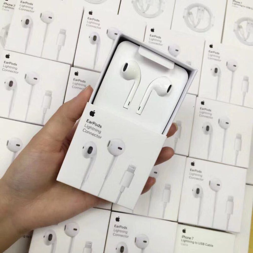 EARPODS EARPHONE HEADSET WITH LIGHTNING CONNECTOR NON BLUETOOTH IPHONE 7+ 8+ X XS XR XSMAX 11 11PRO 