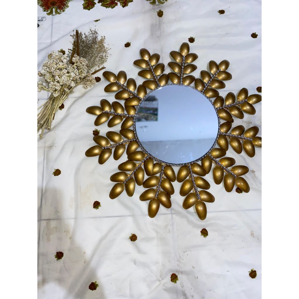 CERMIN DINDING AESTHETIC BULAT DARI SENDOK PLASTIK - HIASAN DINDING KACA 15CM