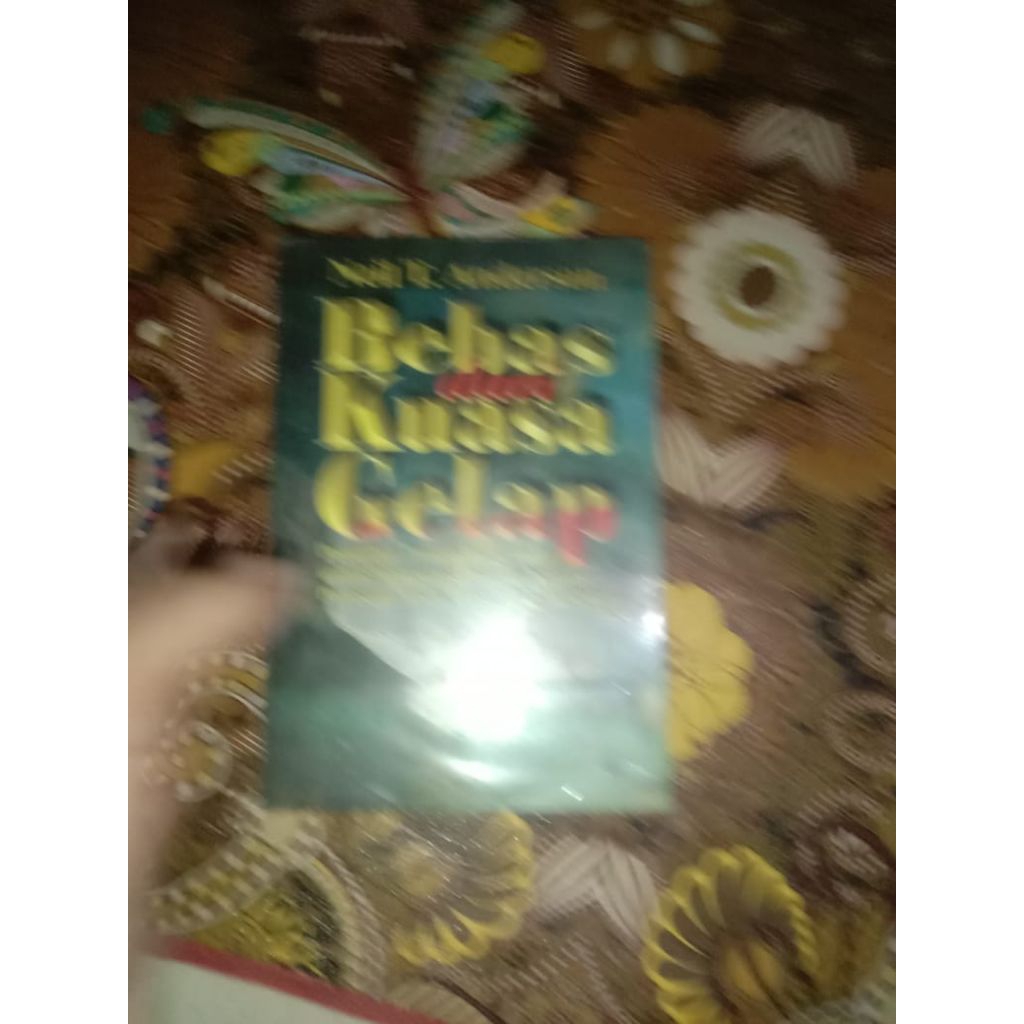 BUKU BEBAS DARI KUASA GELAP