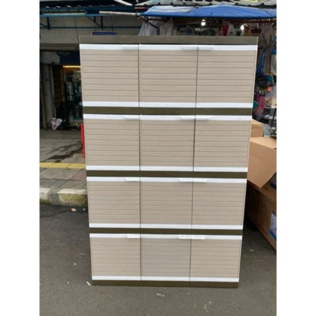 Lemari Plastik Club Mega 12 Pintu / Lemari Plastik jumbo Club Mega 12 Pintu / Lemari Plastik Jumbo C