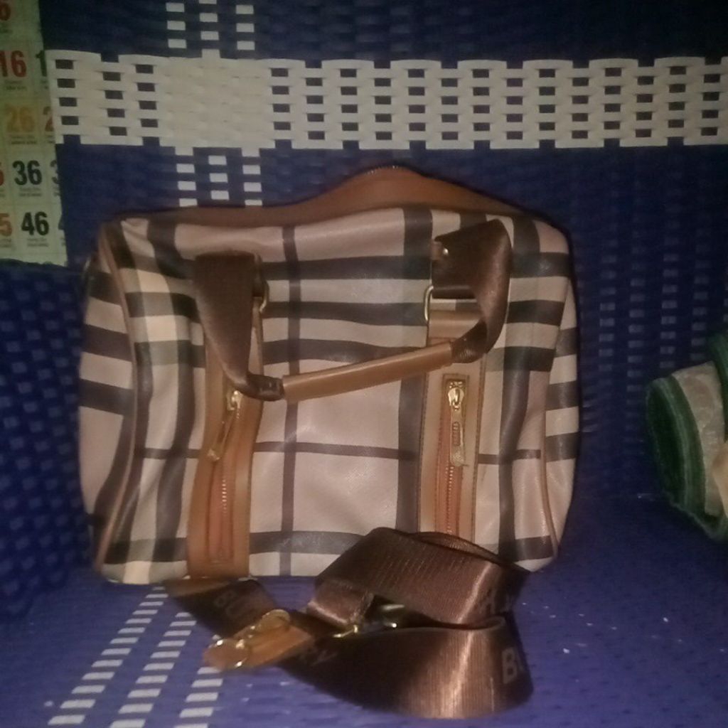 Preloved Sling bag burberry