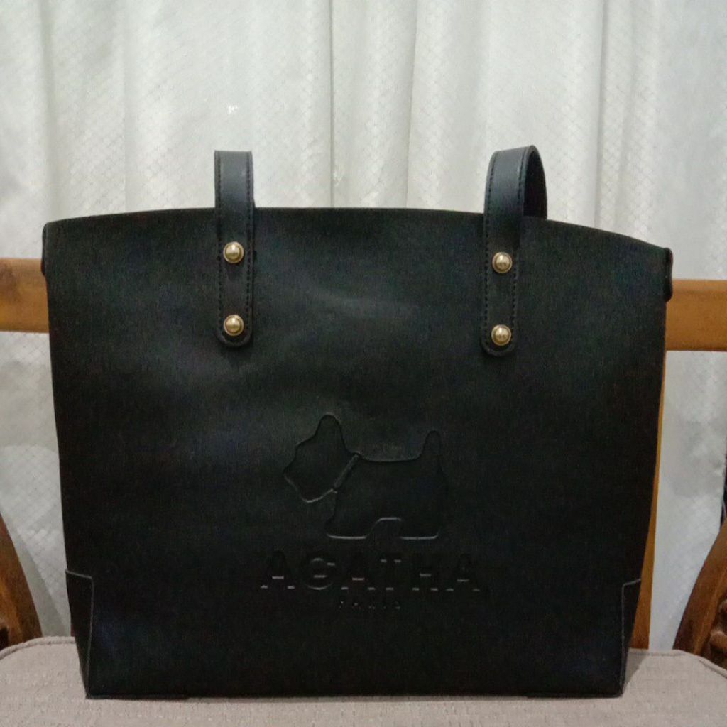 AGATHA PARIS TIP HANDLE BAG