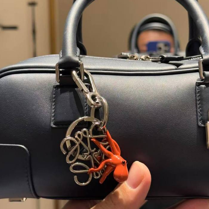 new octopus Anagram Charm pebble key chain Gantungan Tas Premium LOEWE x Suna Fujita collaboration b