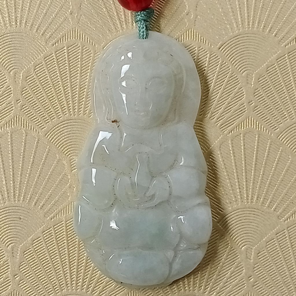 Giok Burma Liontin Guan Yin Lebih lebar | Besar