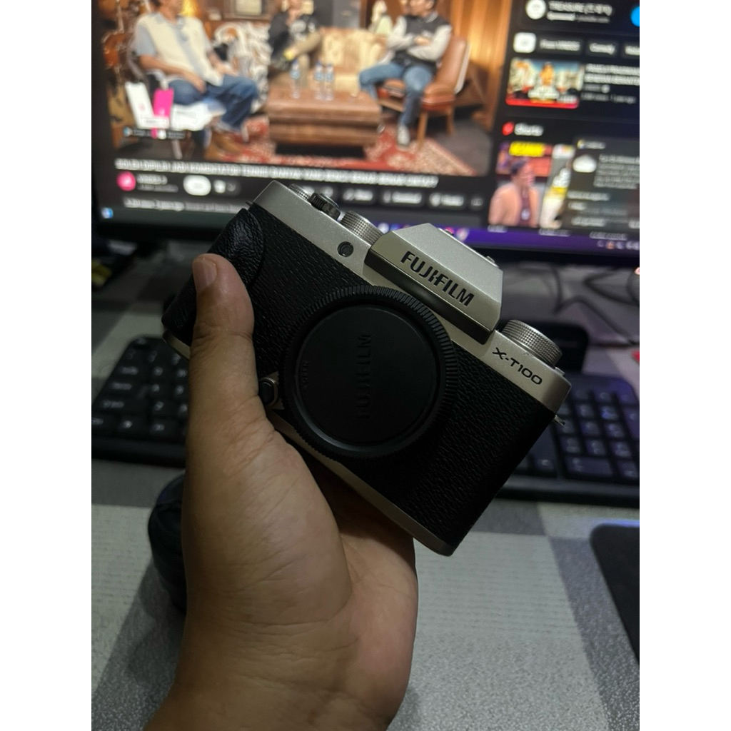 Fujifilm xt100 dan Lensakit. bekas berkualitas