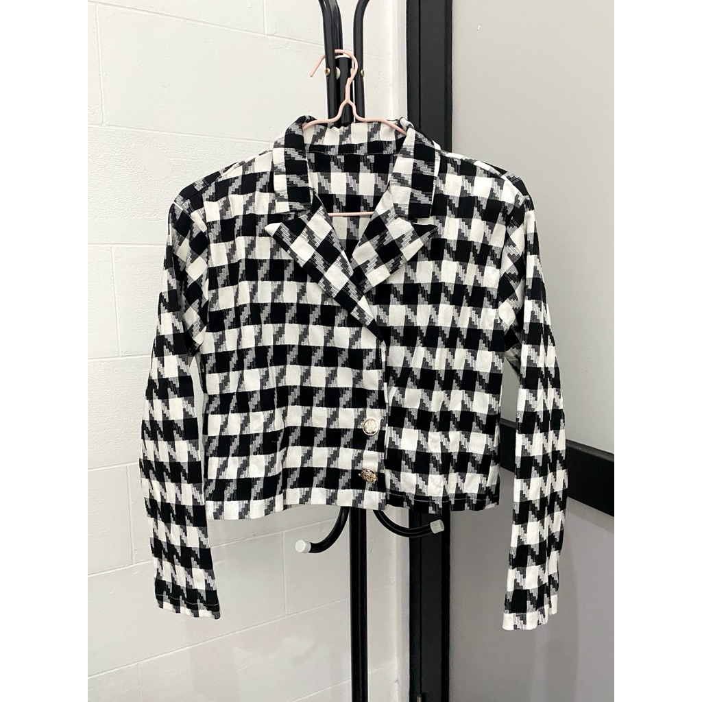 Blazer Crop Hitam Putih