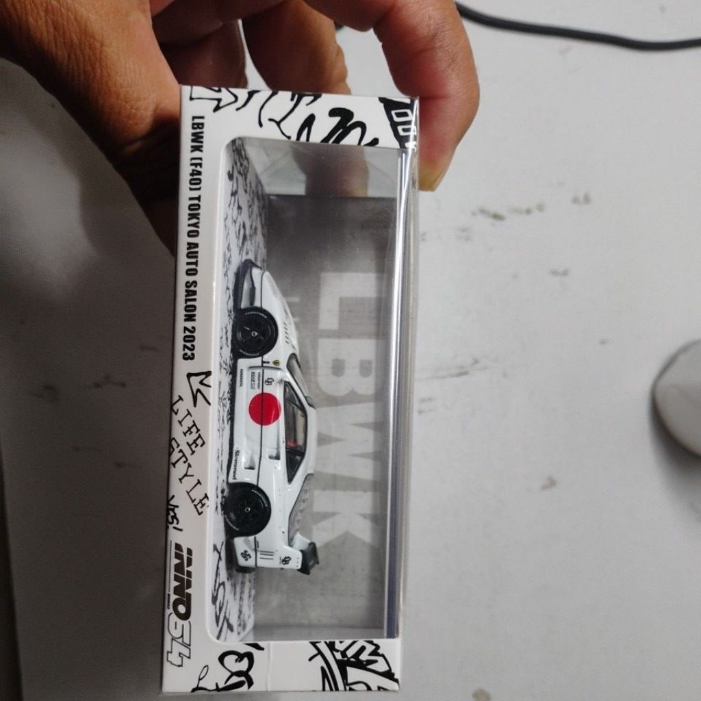 inno64 f40 Ferrari white