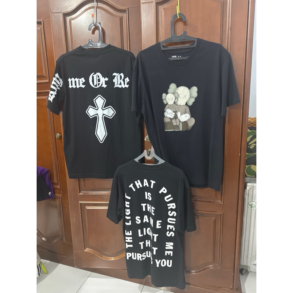 uniqlo x kaws recoil cross tee second kaos uniqlo