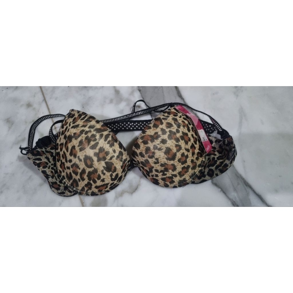 BH motif macan tutul