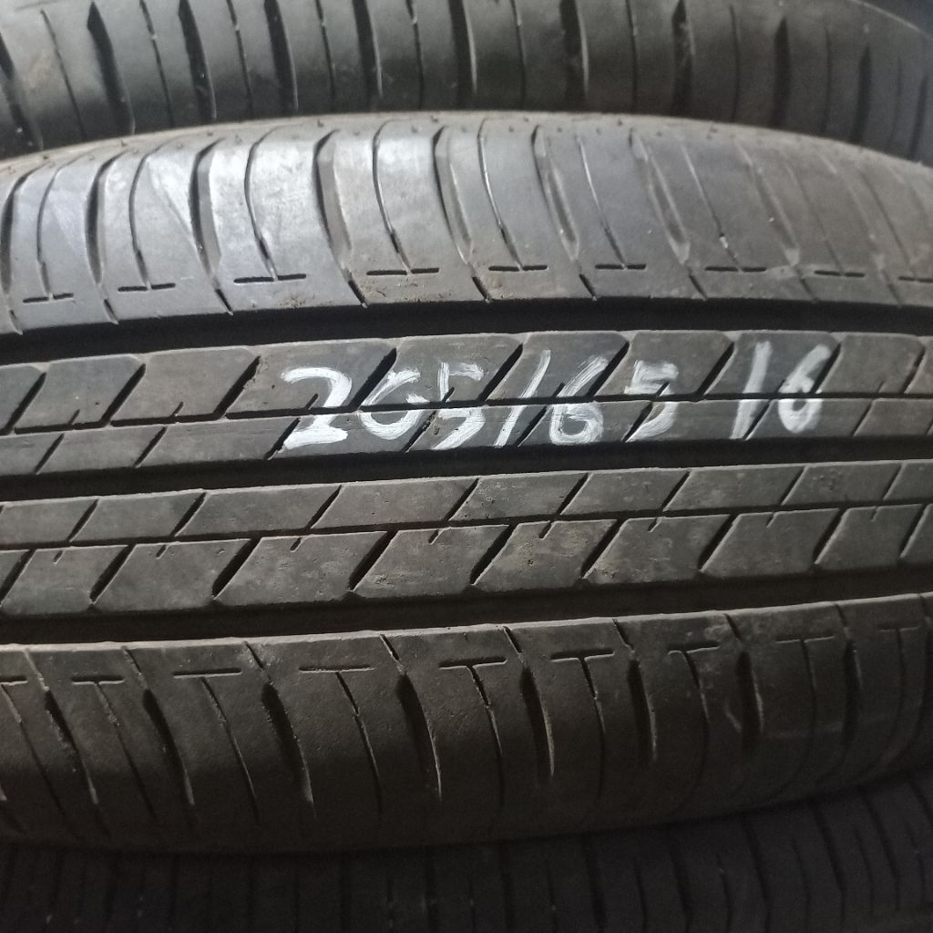 ban mobil second 205/65 R16 kondisi 80%