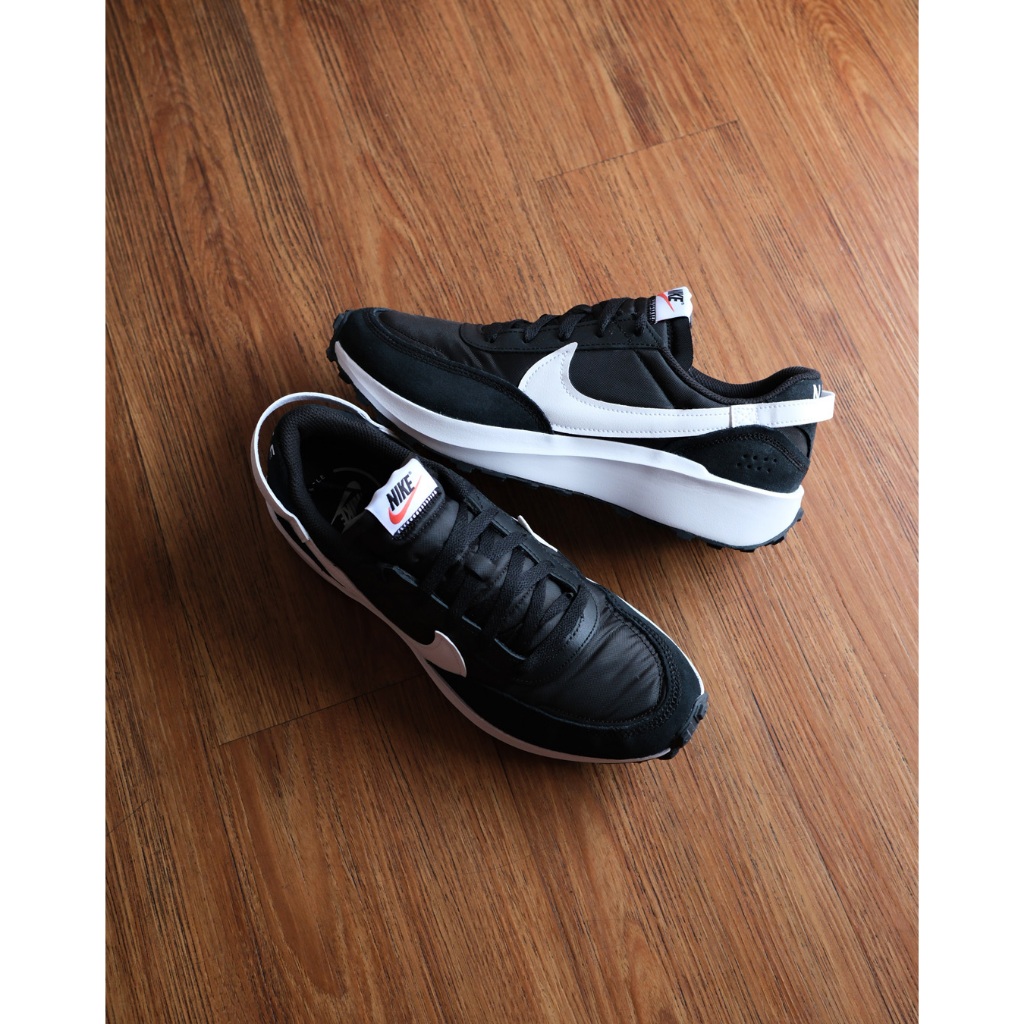 SEPATU SNEAKERS NIKE WAFFLE DEBUT - BLACK WHITE [DH9522 001]