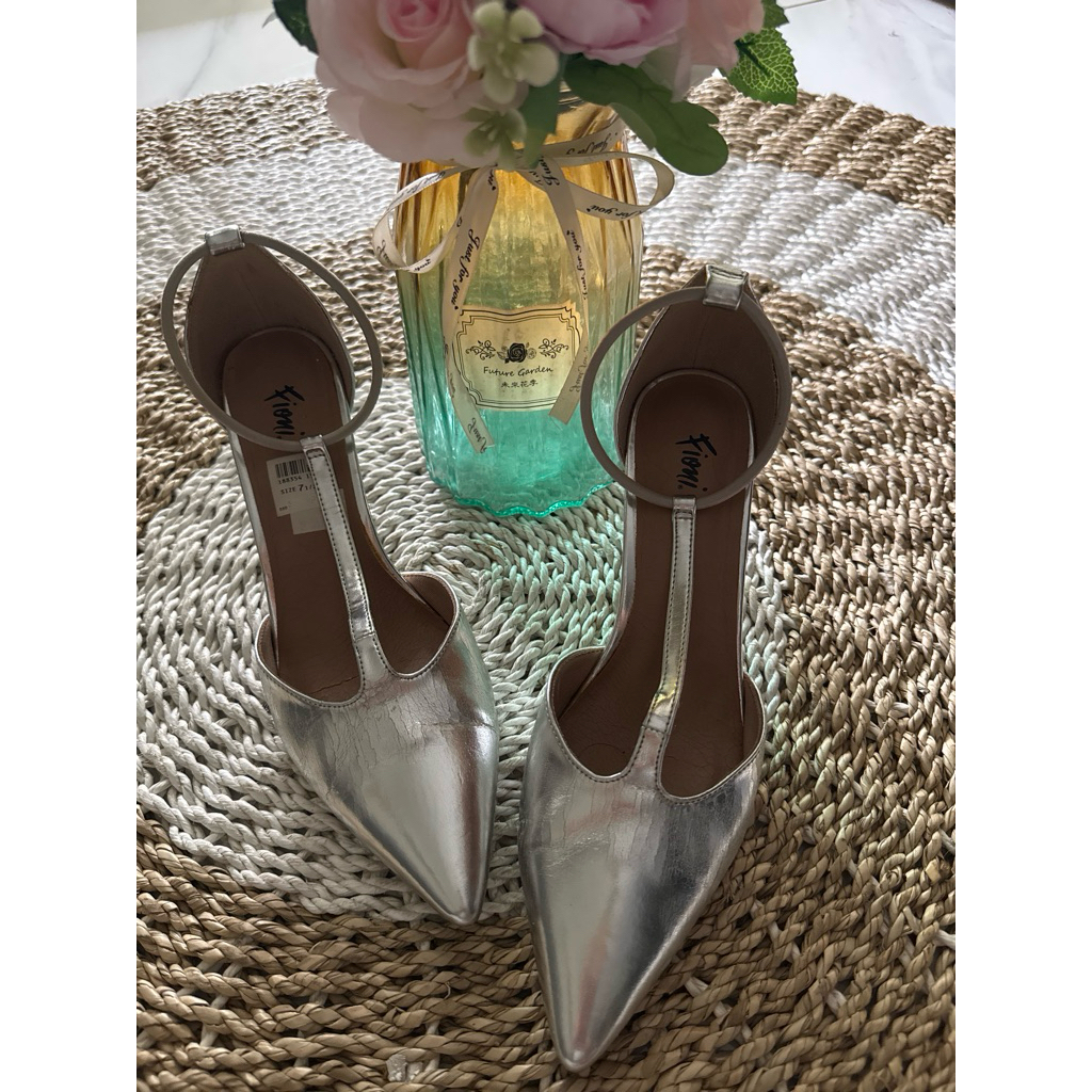 Preloved murah banget Fioni heels silver kondisi 90%
