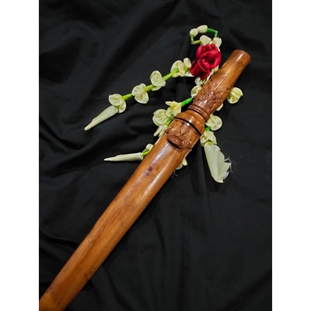 tombak biring pamor gubet pusaka Jawa sepuh wingit pusaka murah