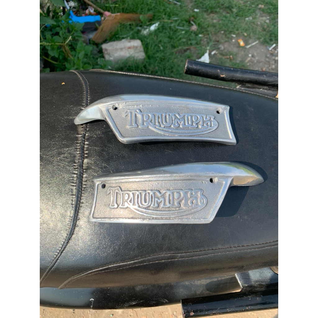 Logo Tempelan Emblem Tangki Triumph Bonneville , Truxton Bobber Scrambler