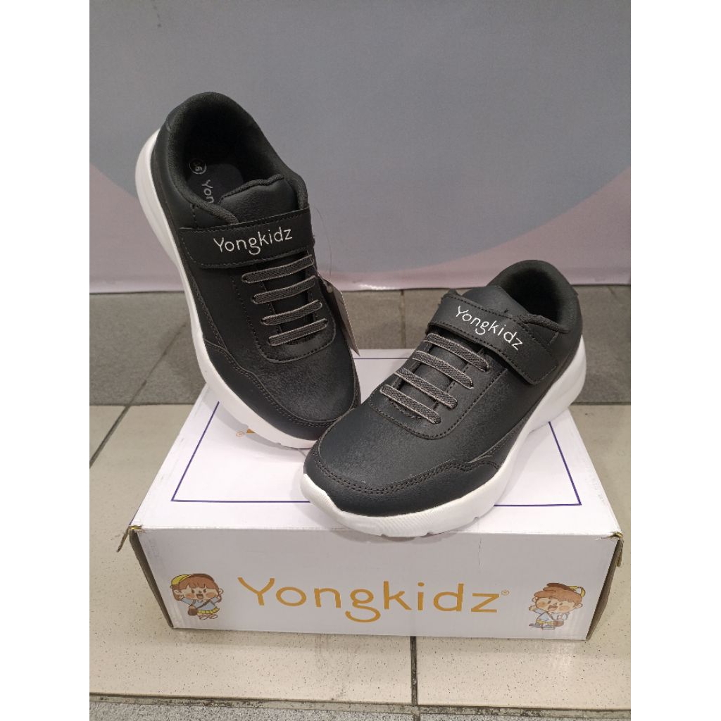Sepatu anak laki-laki yongkidz
