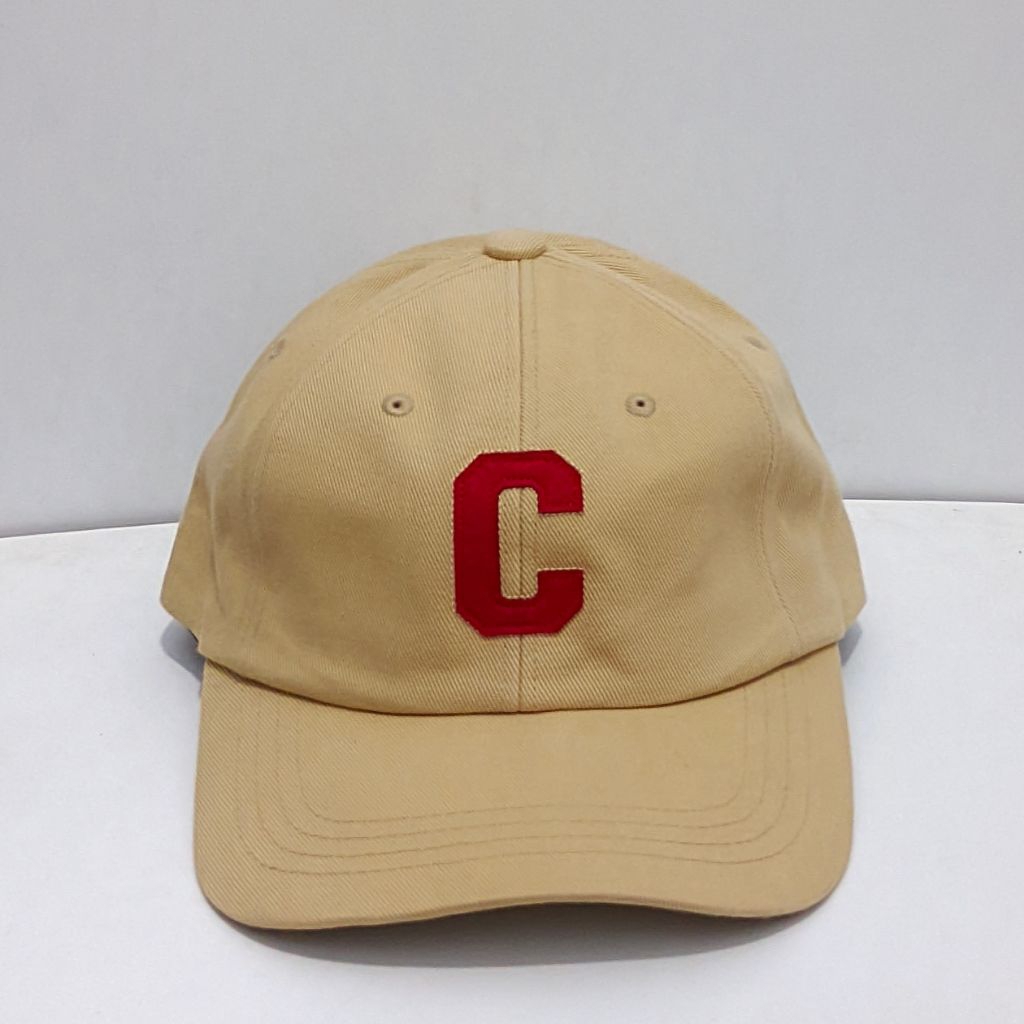 Topi Logo C