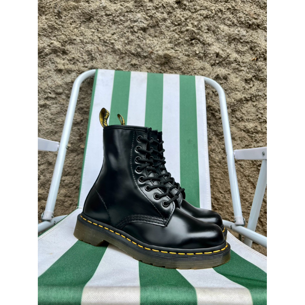 dr martens 1460 black smooth