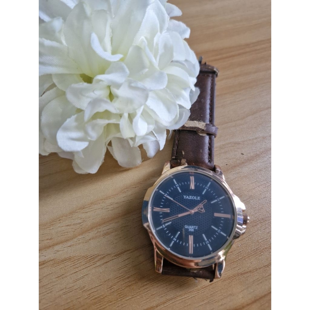 Jam tangan pria Yazole