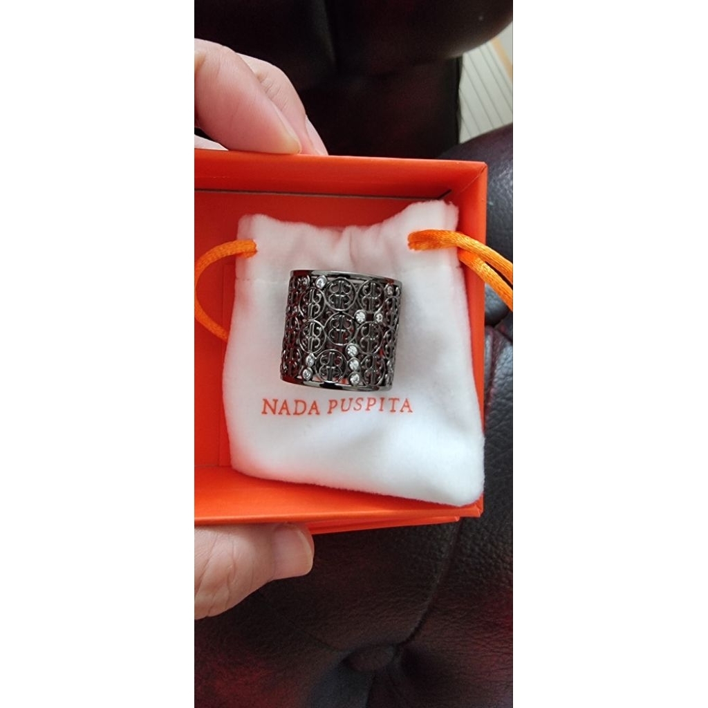 Buttonscarves Nada Puspita Vivveta Chiara Ring Brooch, Xanadu Brooch Petite