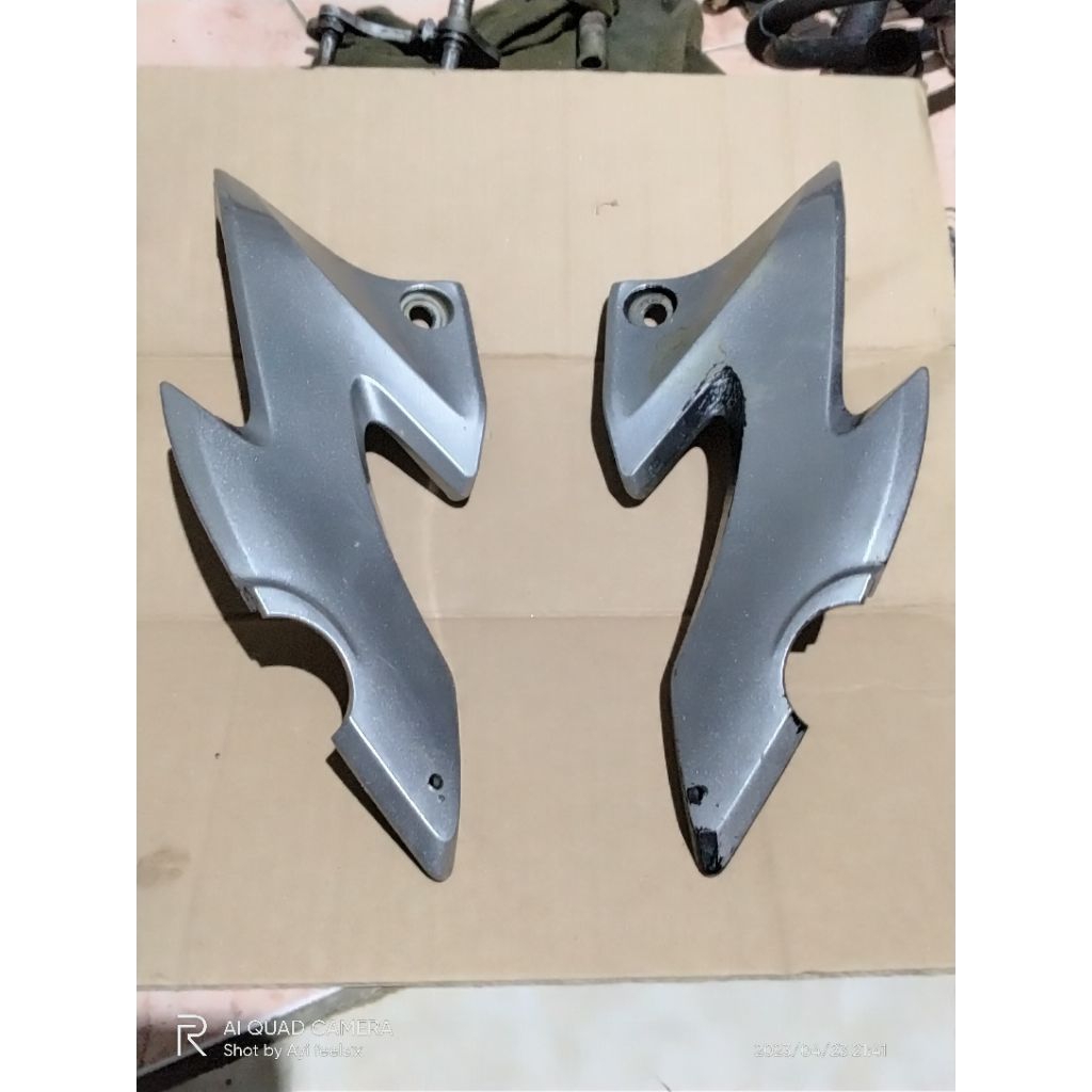 cover kupingan lampu Honda CB150R old