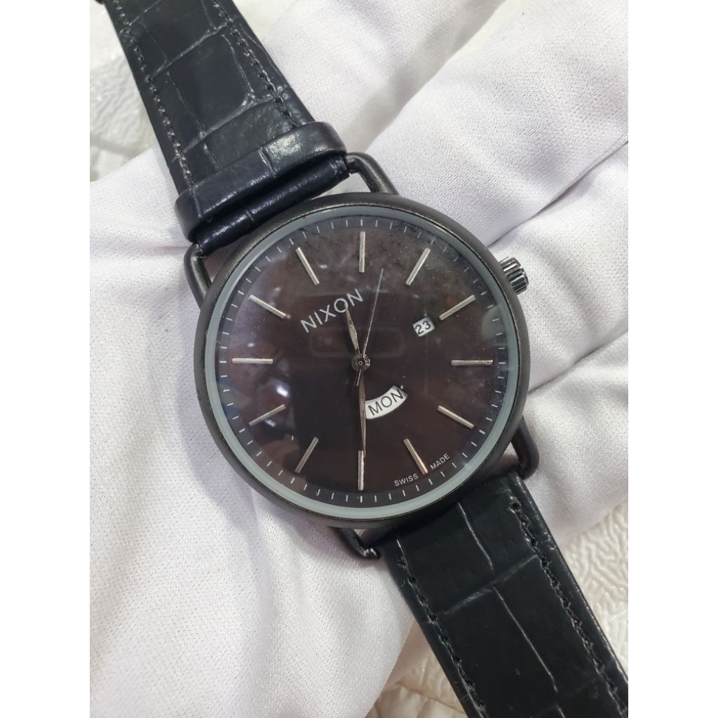Jam NIXON DayDate B1450 Original Pria Preloved