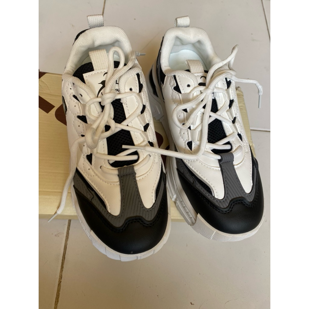 Lurad sepatu running unisex