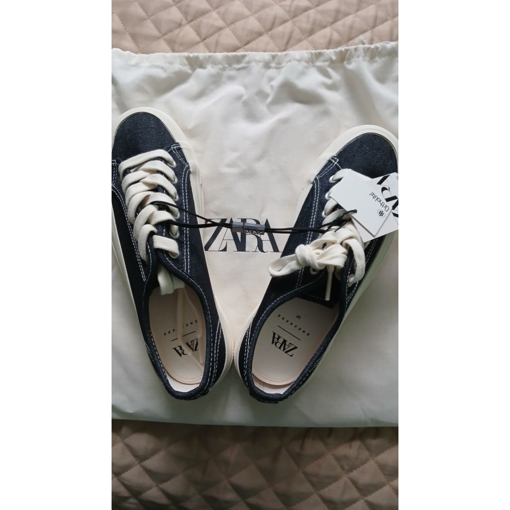 New Shoes Sneakers Zara Women Hitam Size 37