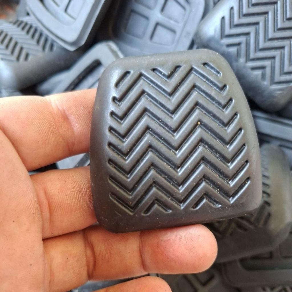 KARET INJAKAN PEDAL REM/PEDAL KOPLING MOBIL UNIVERSAL
