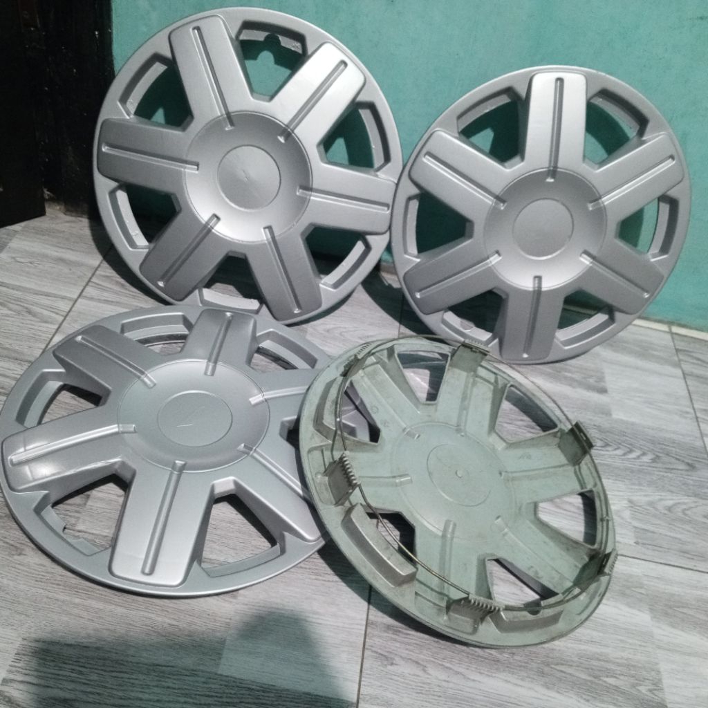 dop daihatsu  xenia li r13 ori copotan 1set 4biji