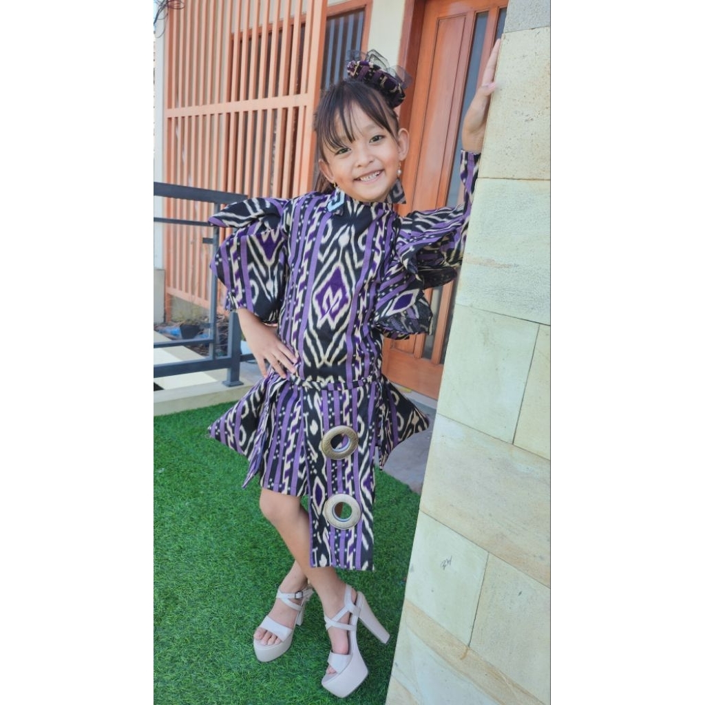 BAJU BATIK FASHION SHOW ANAK TEMA BATIK TENUN