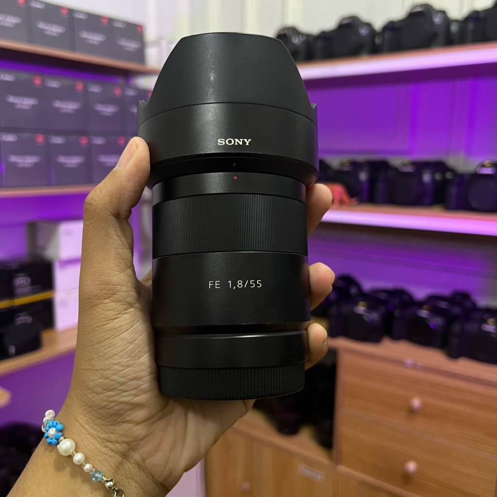 Lensa 55mm f1.8 zeiss sony