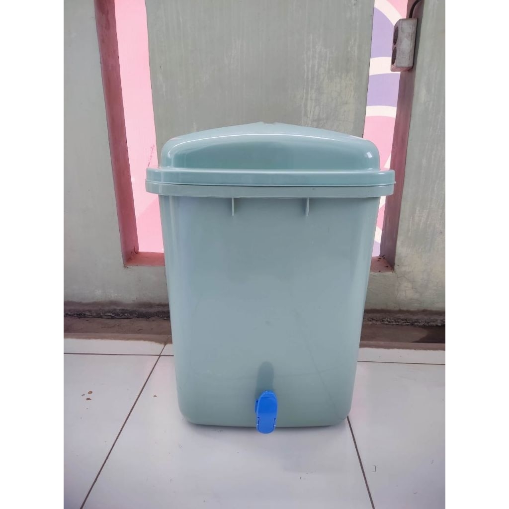 Tong kran air ember tempat cuci tangan warna warni