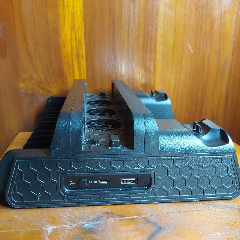 DOBE FAN COOLING STAND PS4 FAT SLIM PRO (BEKAS MASIH BERFUNGSI DENGAN BAIK)