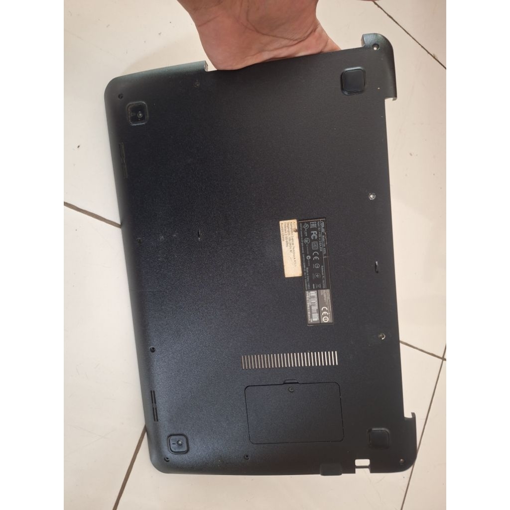 Casing bawah laptop Asus A555L copotan