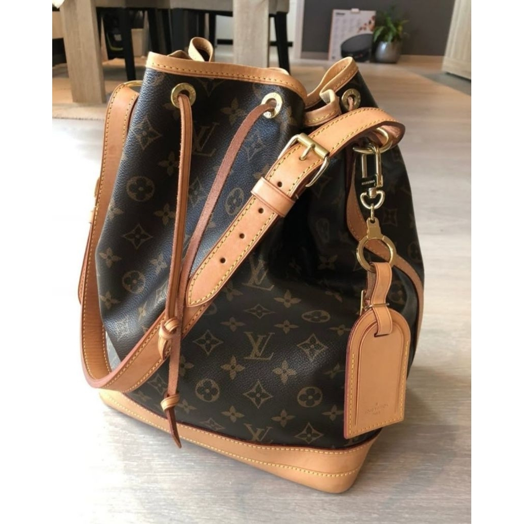 tas LV neo kulit asli very recomended