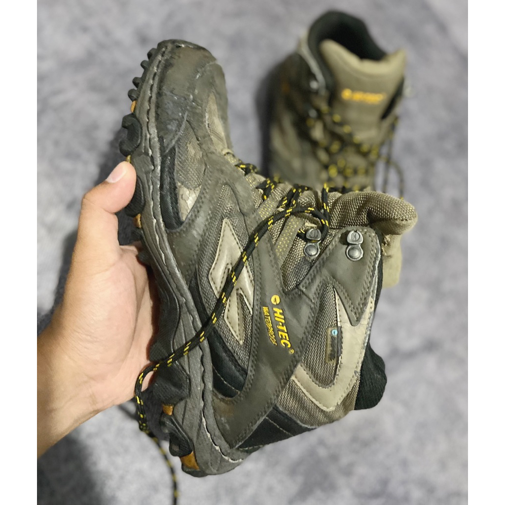 sepatu gunung hitec
