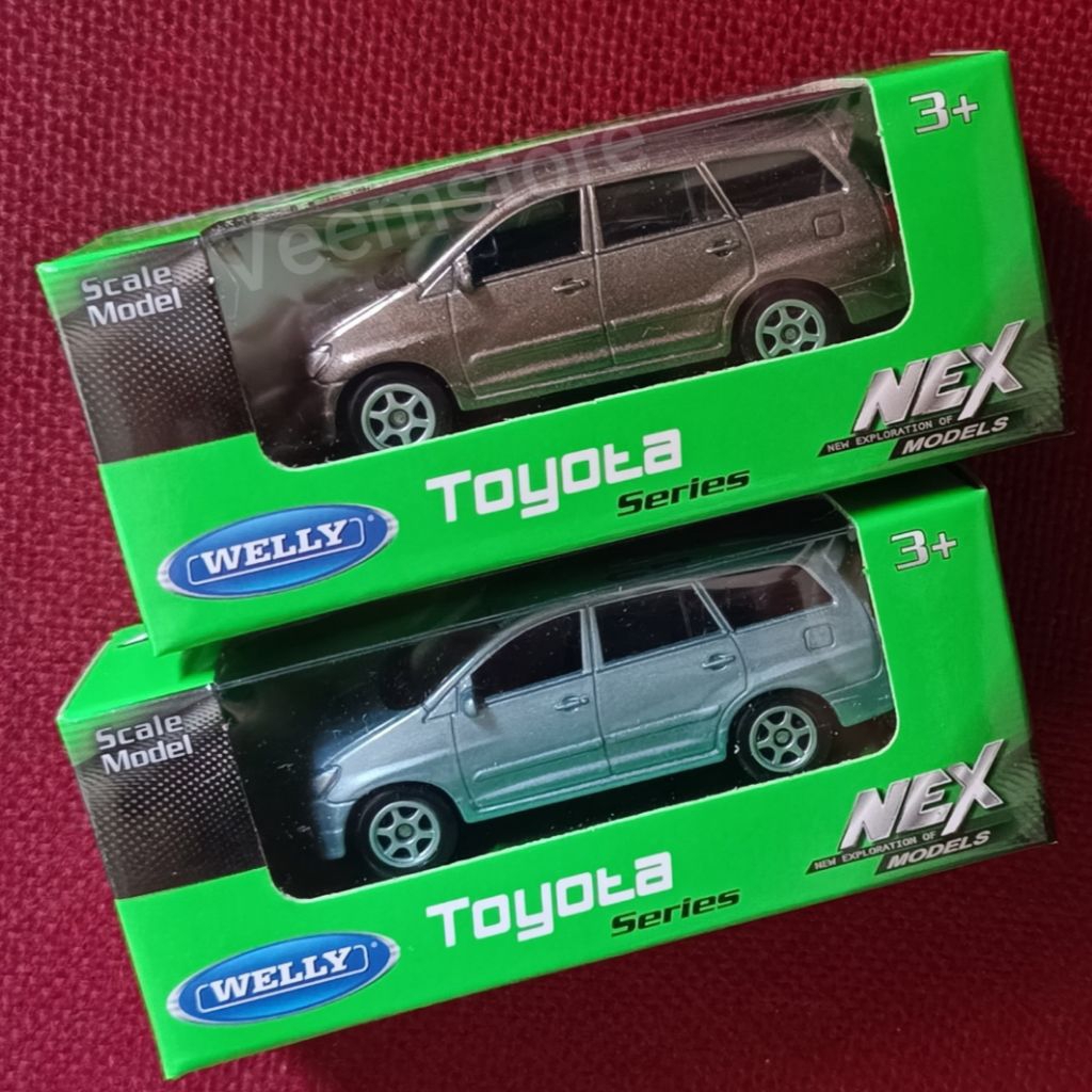 Die Cast 1:60 Toyota Innova Series [Welly Nex]