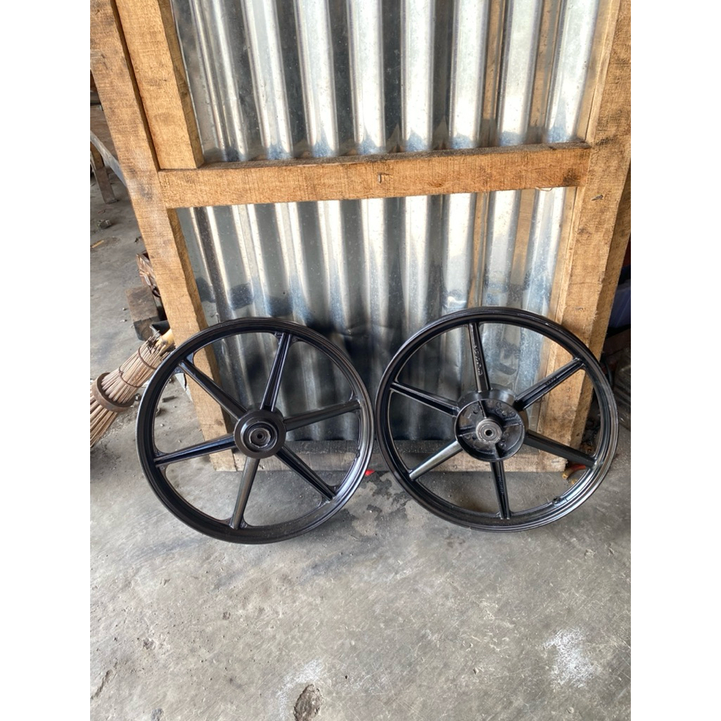 Velg p6 palang 6 lurus merk venom untuk motor yamaha fiz r, Force one, Vega lama, Crypton