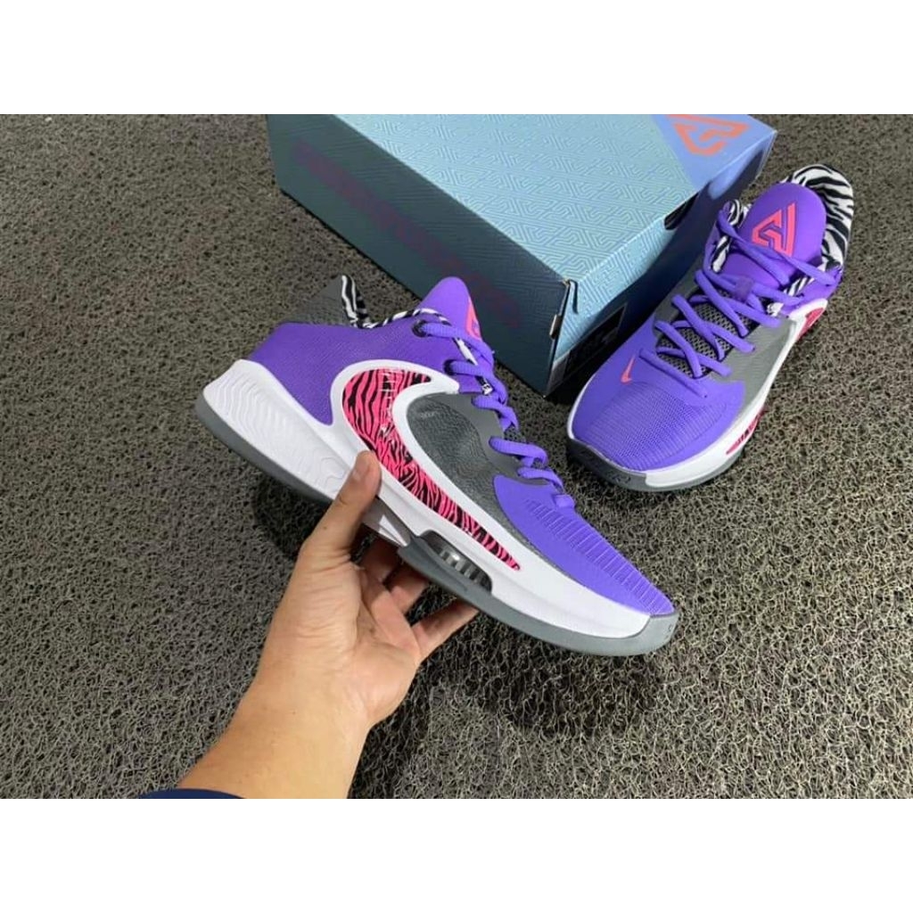 SEPATU BASKET NIKE GIANNIS ZOOM FREAK 4 ACTION GRAPE