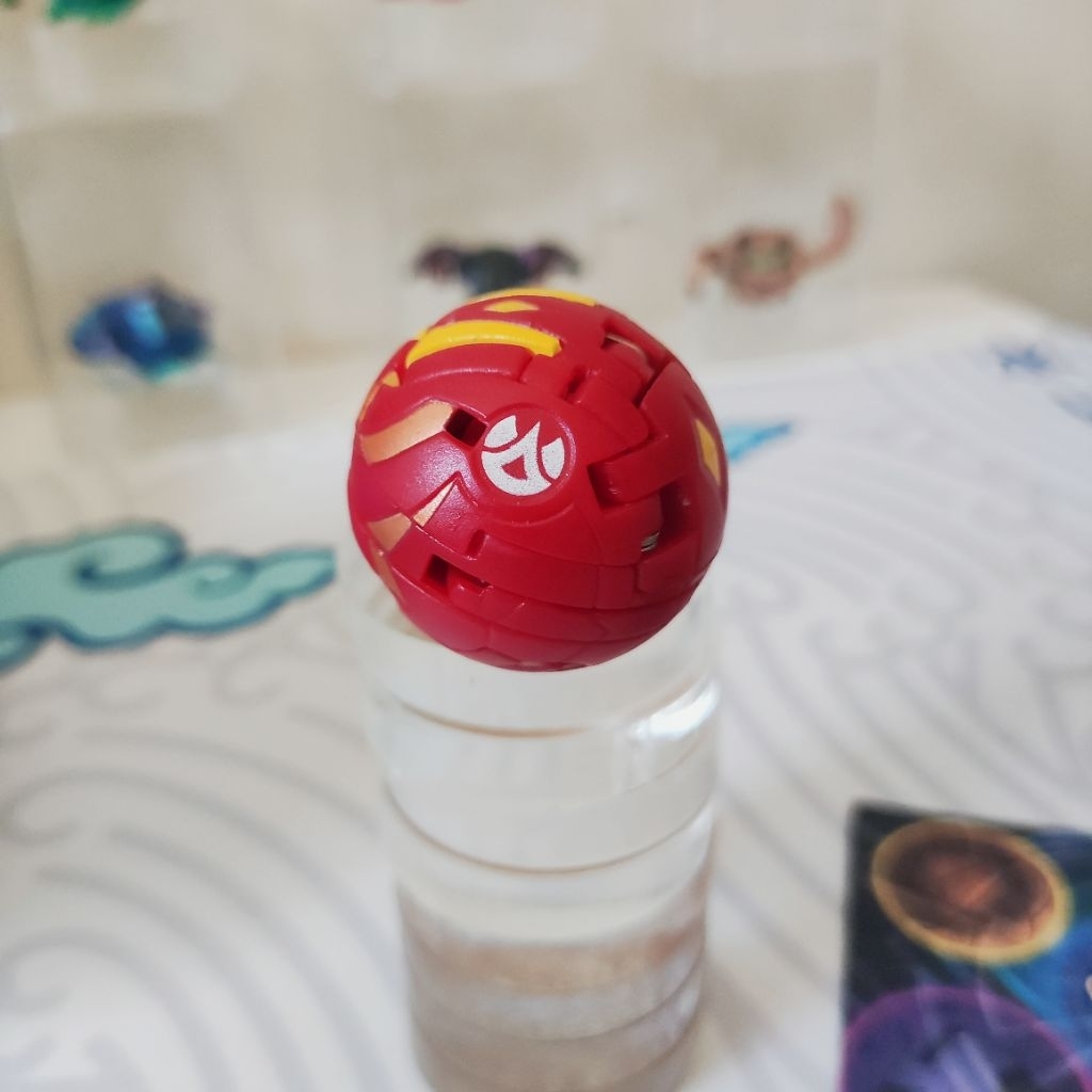 Bakugan B2 Neo Dragonoid Pyrus Bakugan