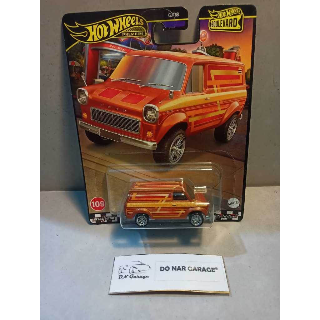 Hotwheels Premium Boulevard – Ford Transit Supervan