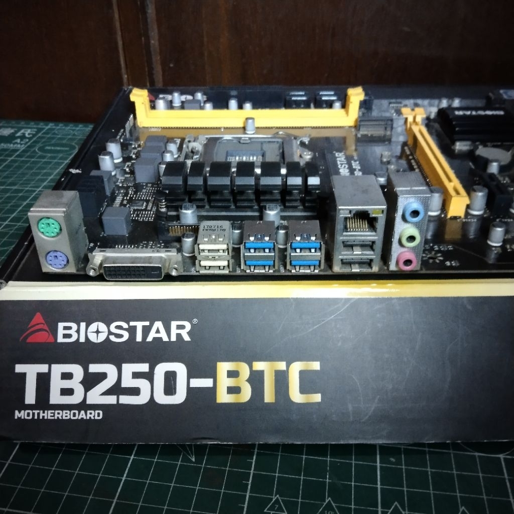 mobo lga 1151 biostar tb250 btc