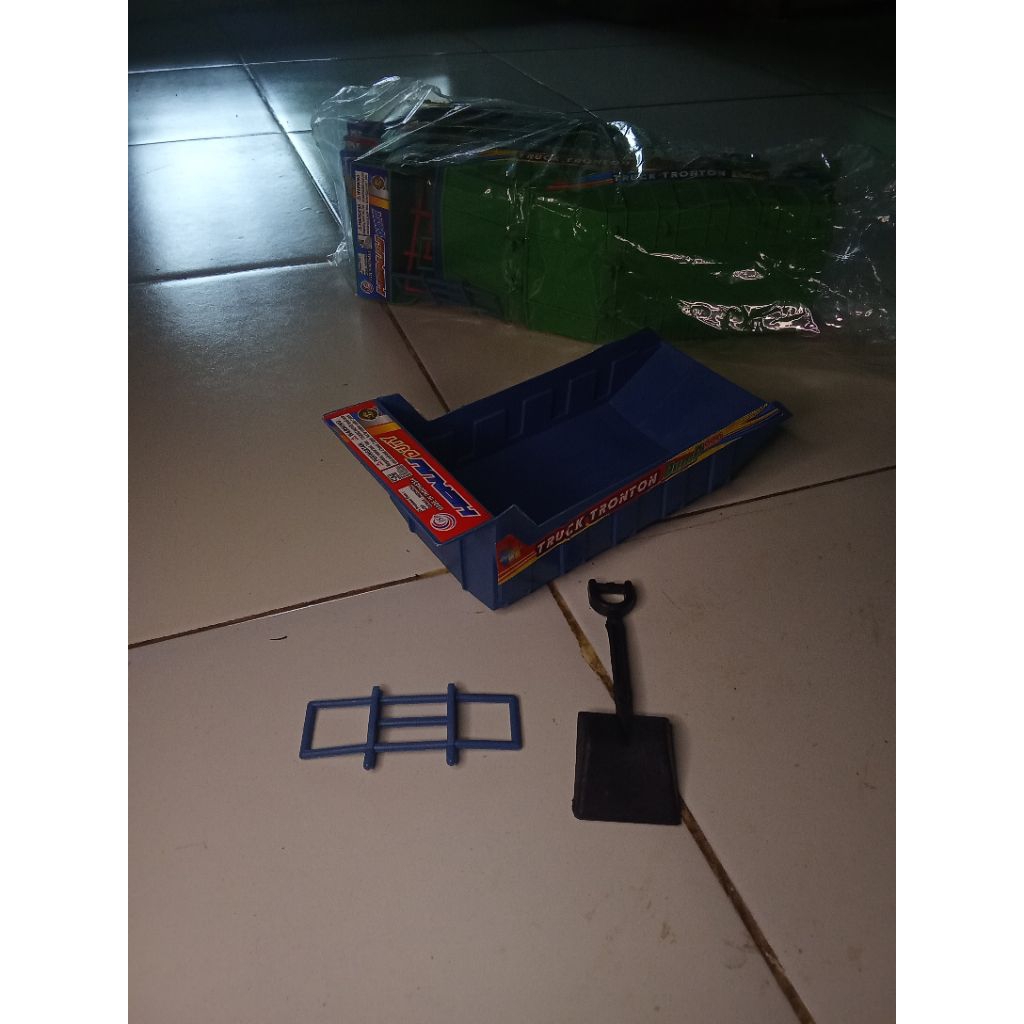 bak+sekop+pengaman depan ori truk plastik ttd 999