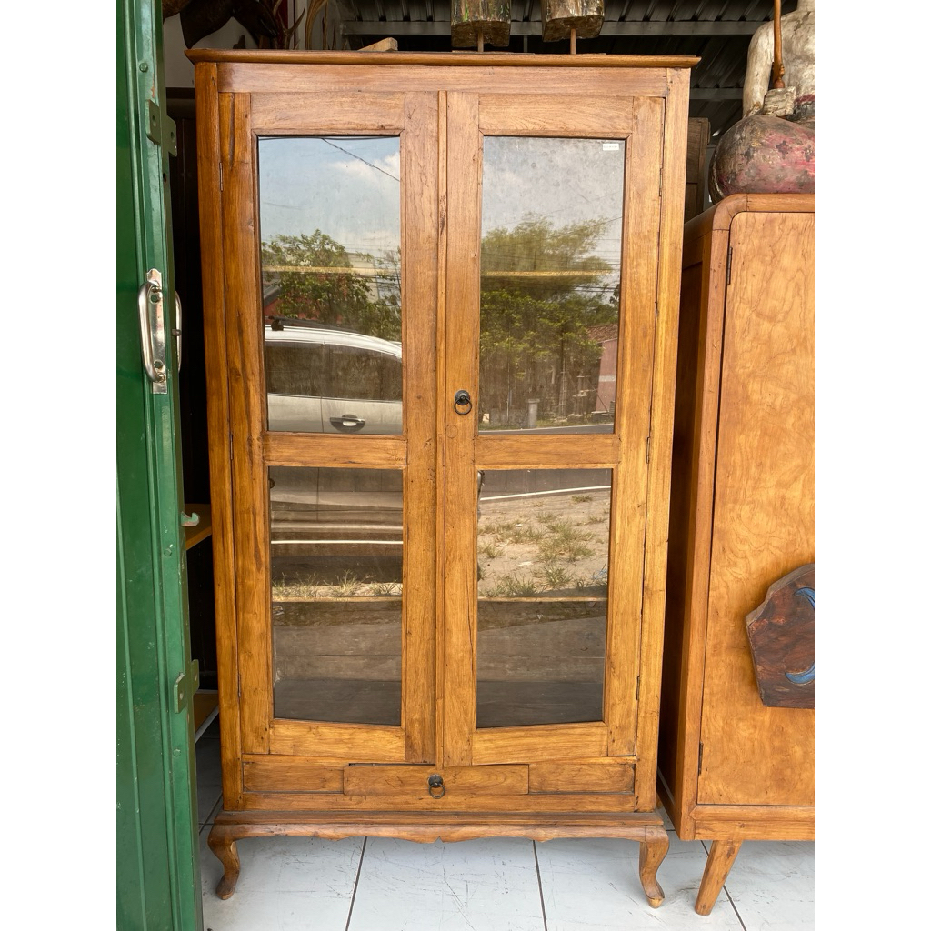 LEMARI KACA KAKI KAMBING ASLI JATI KUNO