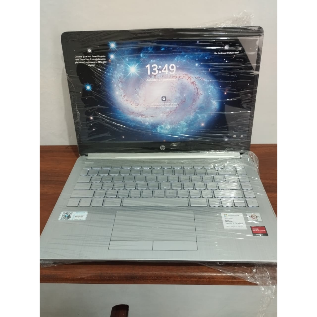 Laptop HP 14s-dk1xxx AMD Athlon Silver 3050U RAM 4GB SSD 512GB 14 Inch Windows 11