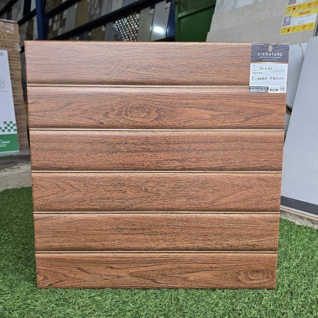Keramik Kayu Coklat 50x50 Mulia Signature Guarea Brown