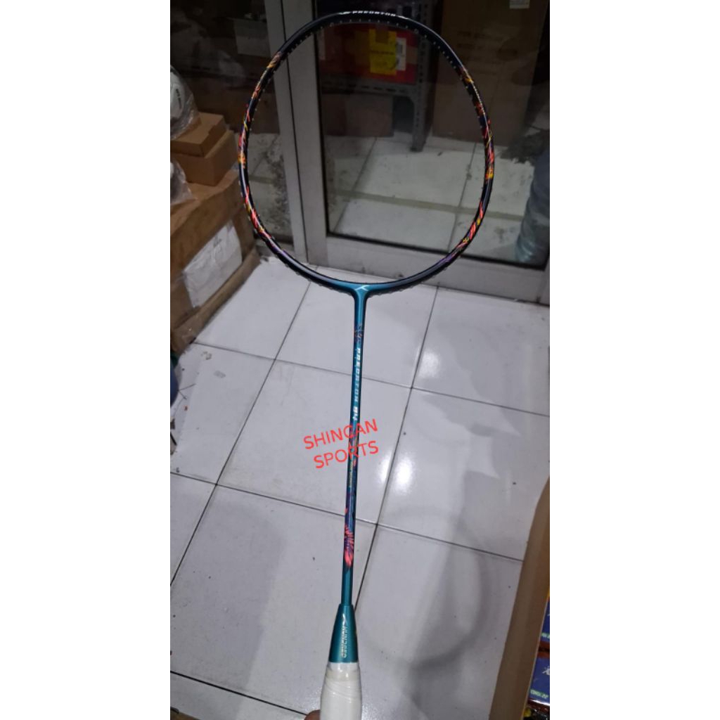 RAKET BADMINTON HUNDRED PREDATOR 82 EXTREME
