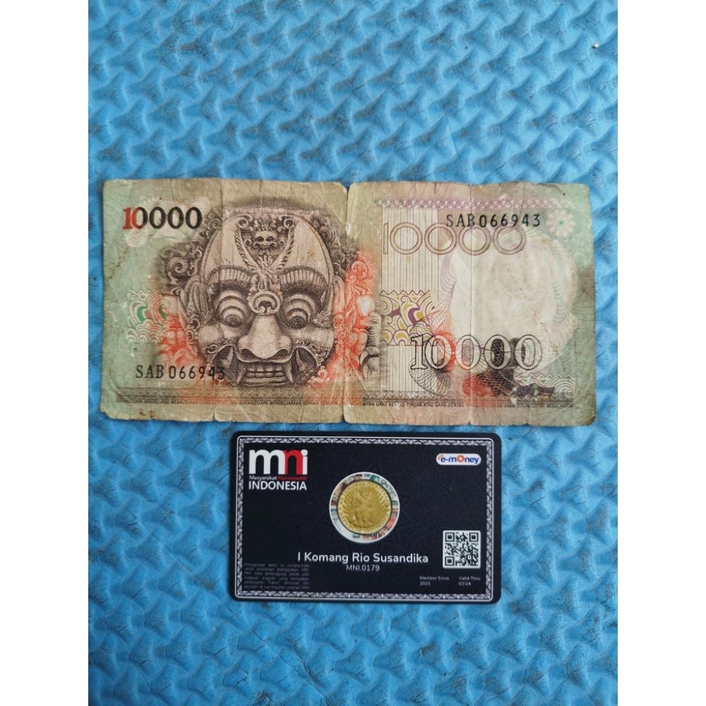 Uang Kuno 10.000 Barong 1975 Langka Kondisi Bekas