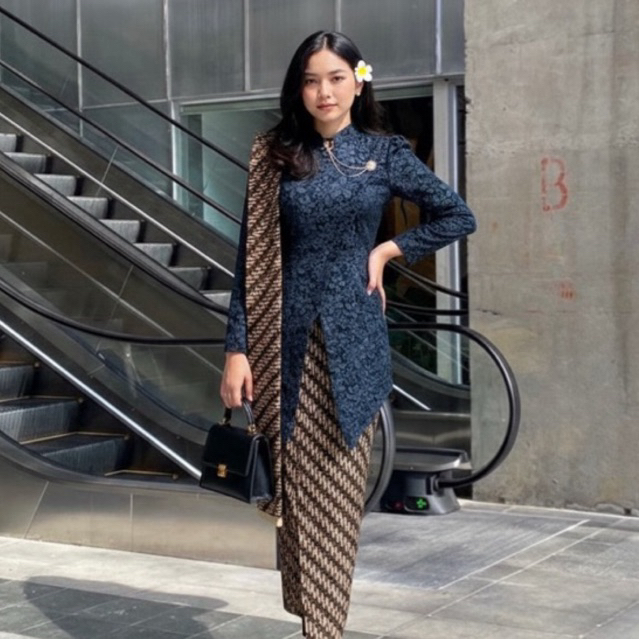 SATU SET KEBAYA JANGGAN/KEBAYA,ROK SPAN,SLENDANG&BROS